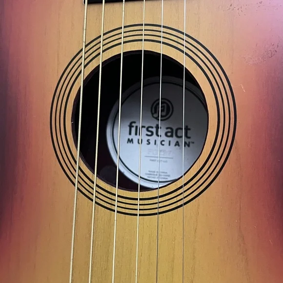First Act Musician Parlor Acoustic Guitar - Sunburst - Picture 3 of 8